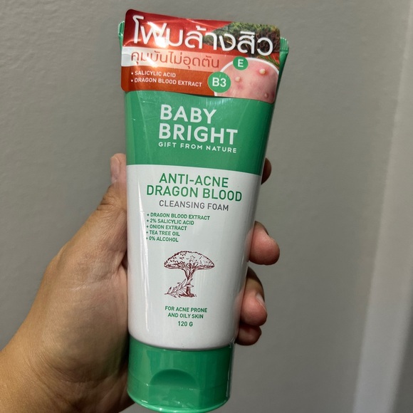 Baby Bright Anti-Acne Dragon Blood Cleansing Foam - Picture 1 of 3